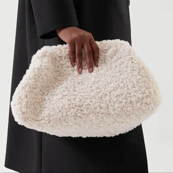 COS Teddy Clutch - Picture 3 of 7